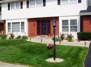 18419 Carriage Ln, Lansing, IL 60438