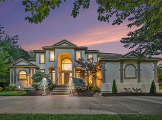 11401 Manor Rd, Leawood, KS 66211