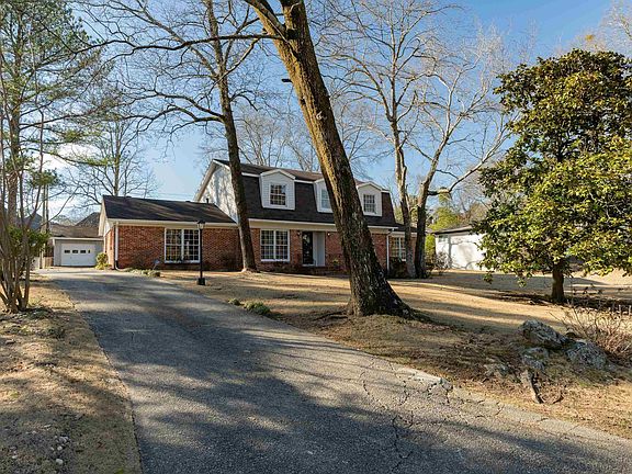 3rd image of 2028 Crestmont Dr