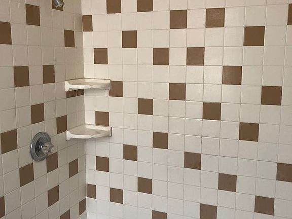 5th image of 3904 La Luz Ave