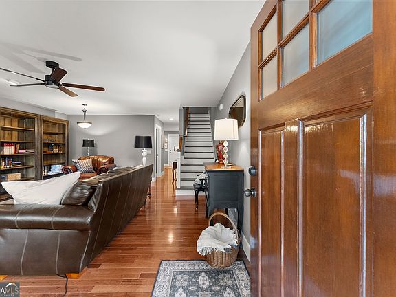 4th image of 336 Wood St