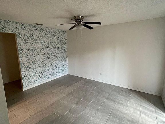 2nd image of 410 Banana Cay Dr APT B