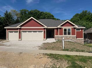 3 Savannah Pkwy, Deerfield, WI 53531