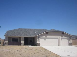 811 Welle St, Dayton, NV 89403