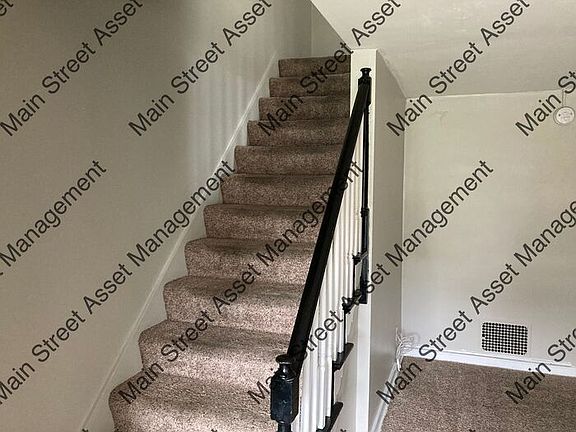 3rd image of 2453 Derry St