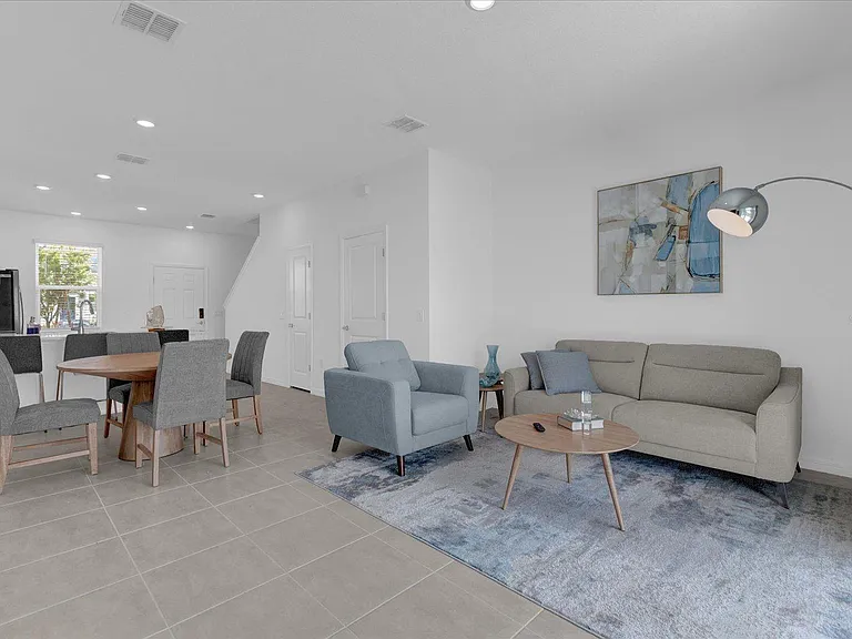 3221 Skyline Loop — Photo 2