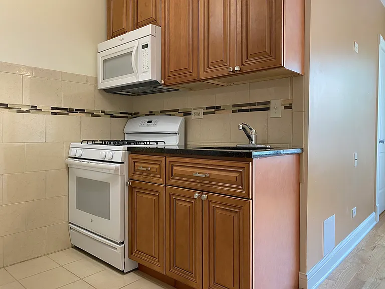 4552 N Clark Street — Photo 21