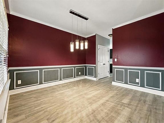 5th image of 8 Churchhill Dr