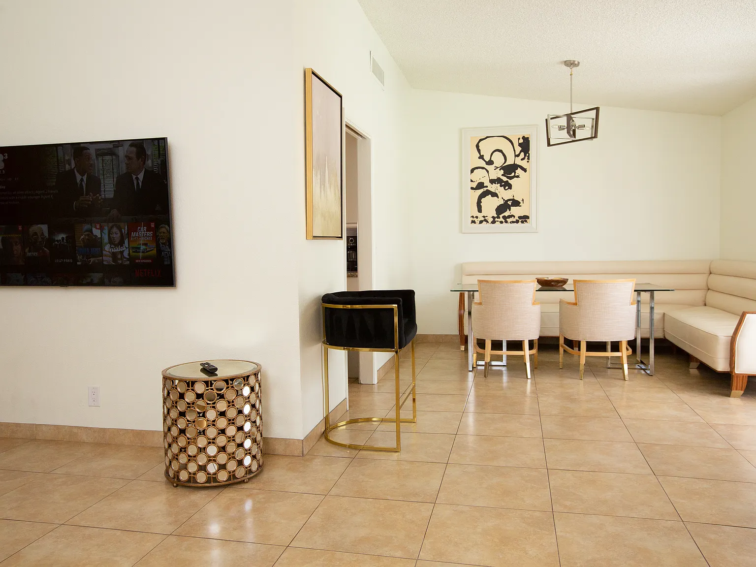 5 bed, 1691 sqft, $3,200 — Photo 4