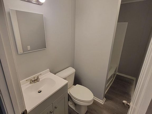 2nd image of 1016 Washington St APT B