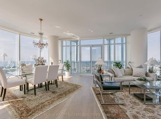 10 York St #6810, Toronto, ON M5J 0E1
