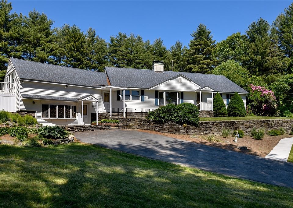 1st image of 55 Old Common Rd