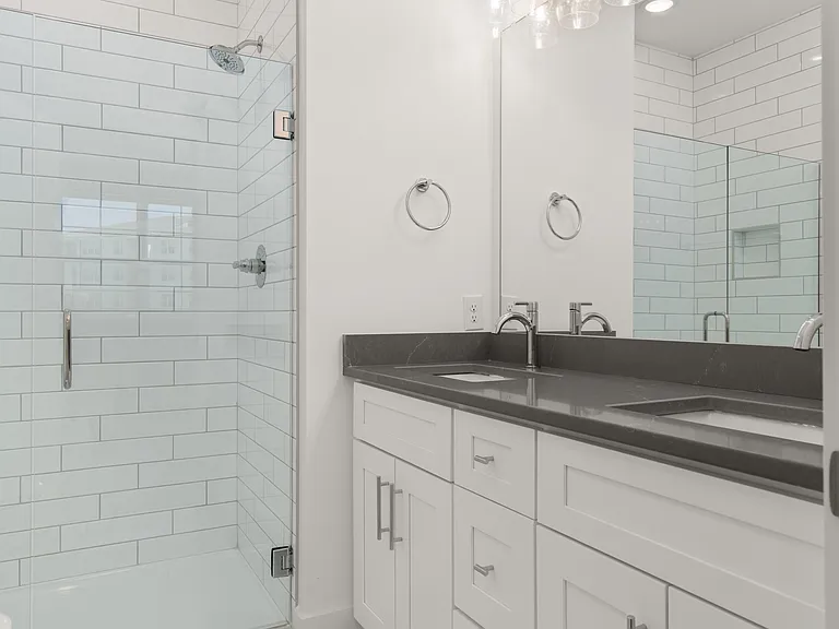 700 N Dupont Ave #204 — Photo 6
