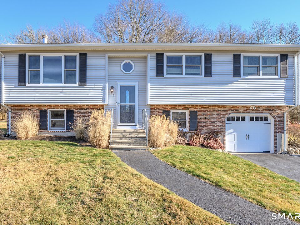 1st image of 29 Deer Ridge Rd