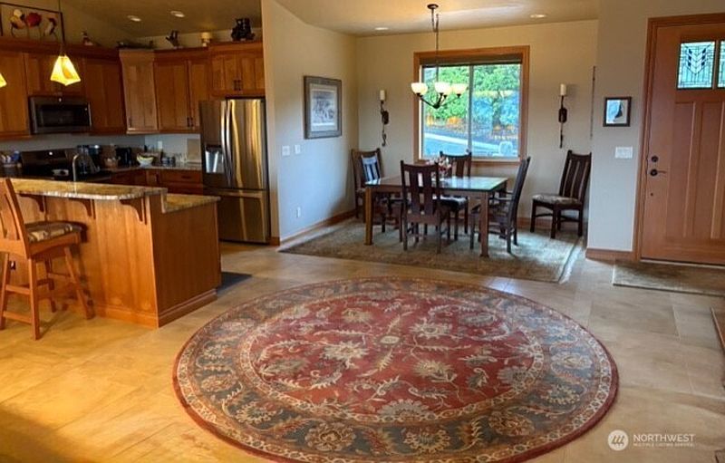 4th image of 4062 Knowles Road