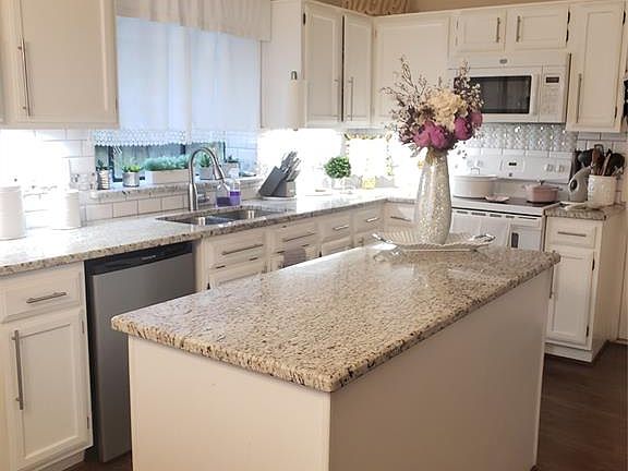 3rd image of 6932 Fox Mesa Ln