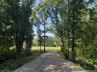 10493 Spring Grv, Brighton, MI 48114