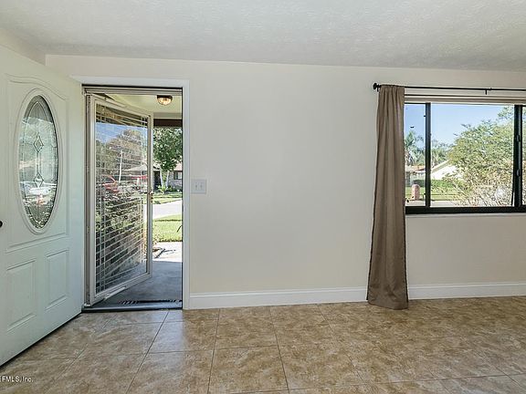 5th image of 2517 Independence Dr