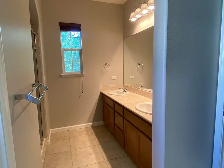 2409 Maidenhair Way — Photo 16
