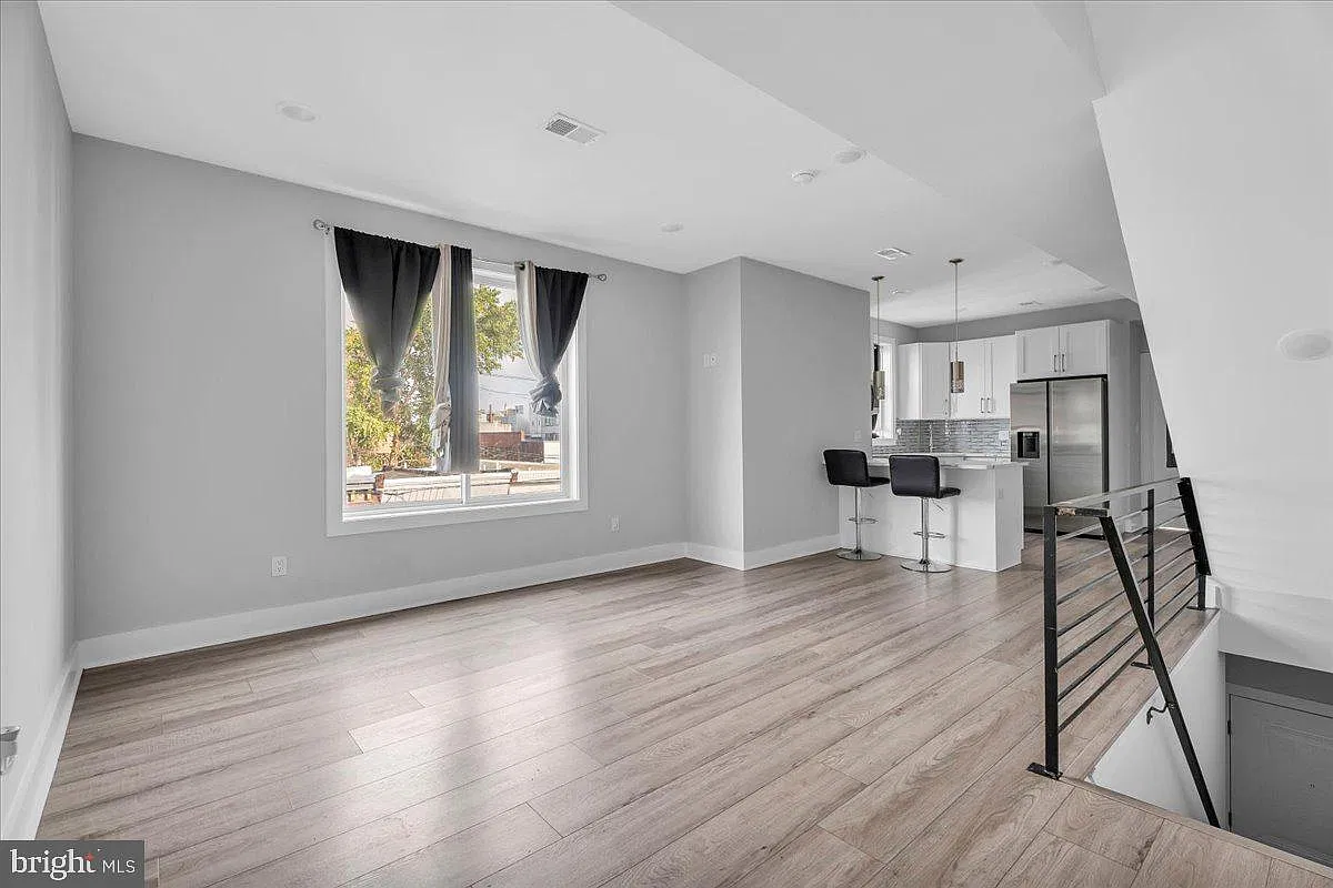 2 bed, 2.0 bath, 960 sqft, $1,900 — Photo 4