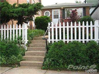 1st image of 3865 Fairview Ave
