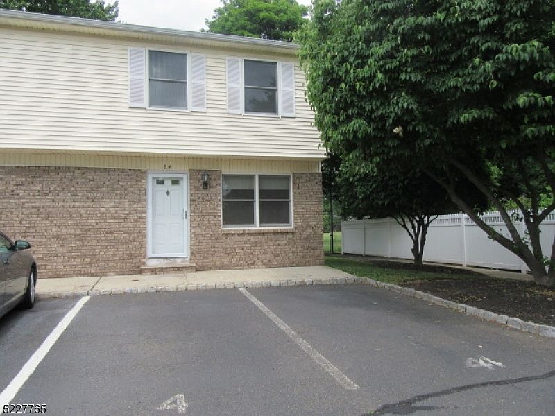 1st image of 1533 E 2Nd St #B-4