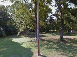 Pierson St, Warren, AR 71671
