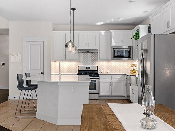 5th image of 7205 Albert Rd