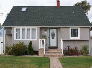 373 Chambers Ave, East Meadow, NY 11554