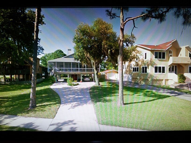 2nd image of 906 Shore Dr W