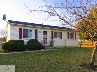 3894 S Waverly Rd, Eaton Rapids, MI 48827