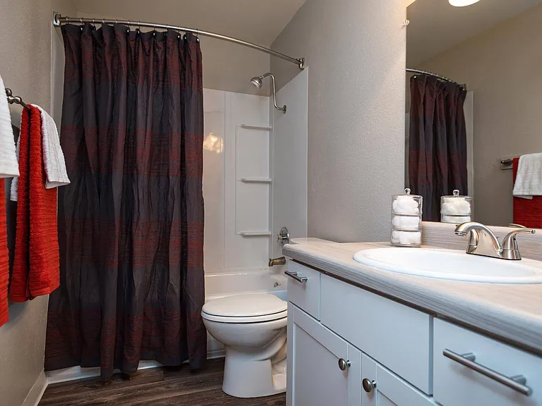 Oak Grove Bathroom