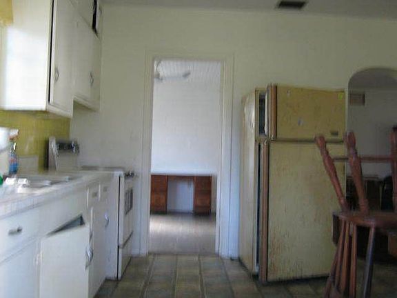 5th image of 6250 6th Ave N