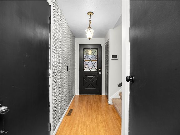 4th image of 4004 Washington Ave
