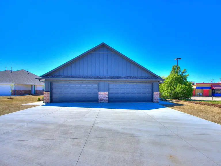 1541 Pavy Pkwy — Photo 3