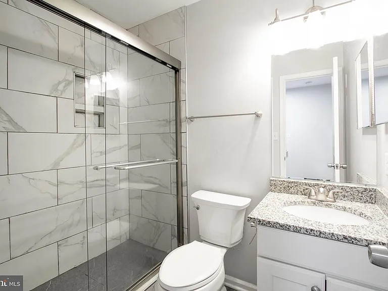 309 Bentley Ct — Photo 14