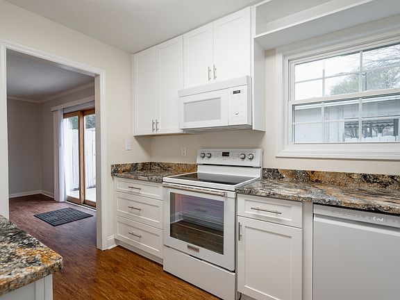 3rd image of 330 Winding River Dr Unit C