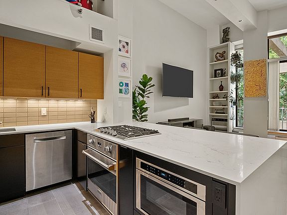 5th image of 130 Barrow St APT 410