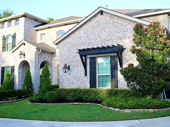 3rd image of 423 Post Oak Dr