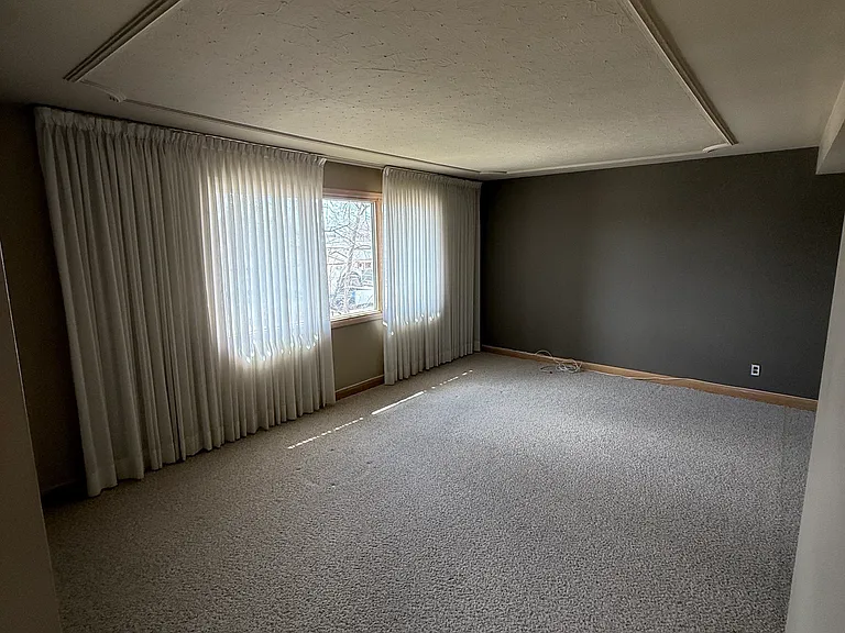 605 Dallenlea Ave #605 — Photo 9