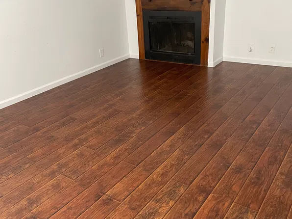 243 W Tulare Ave, Visalia, CA