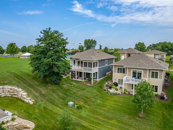 5th image of 9029 Royal Oaks Cir