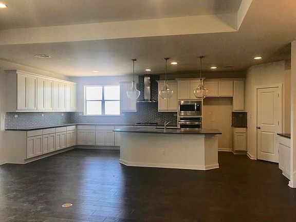 3rd image of 222 Orchard Park Dr