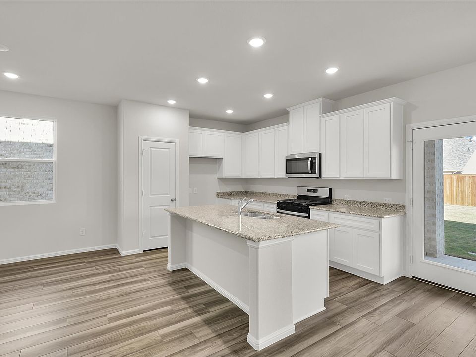 1st image of 712 Portina Dr