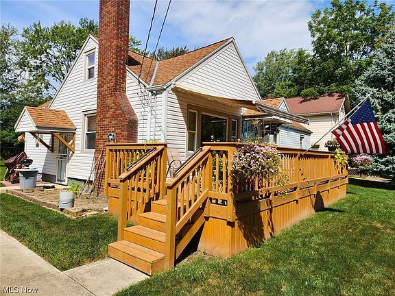 4th image of 168 Seneca Ave