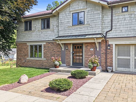 4th image of 320 Robertson Rd