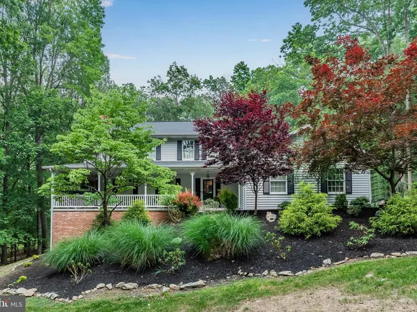 659 Spring Ln, Boiling Springs, PA 17007