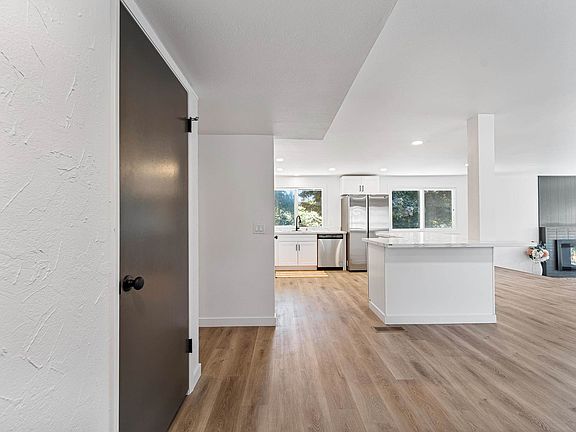 5th image of 23014 20th Ave S