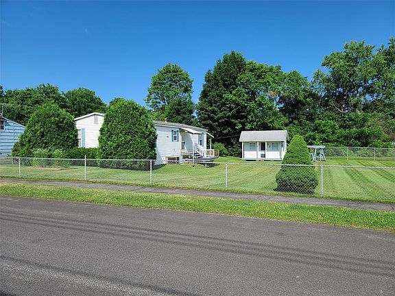 3rd image of 1117 Hoyt Ave