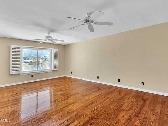 5th image of 652 Bluff Canyon Cir